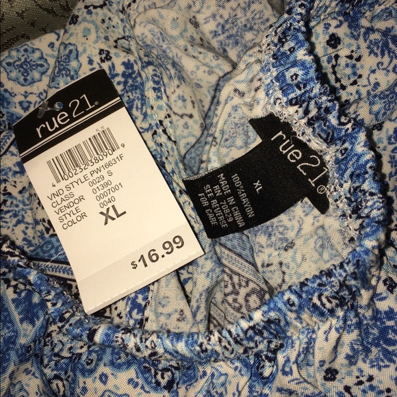 Off the shoulder top - Picture 2 of 2